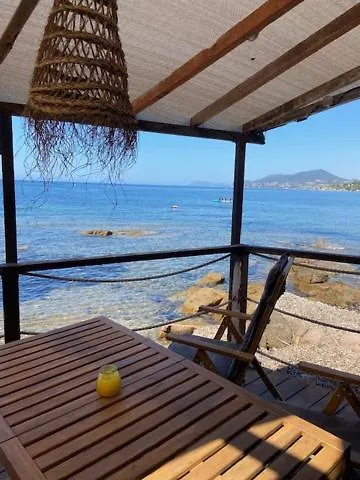 Stella Maris Oda ve Kahvaltı 3*